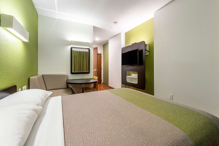 Room 22 of 53