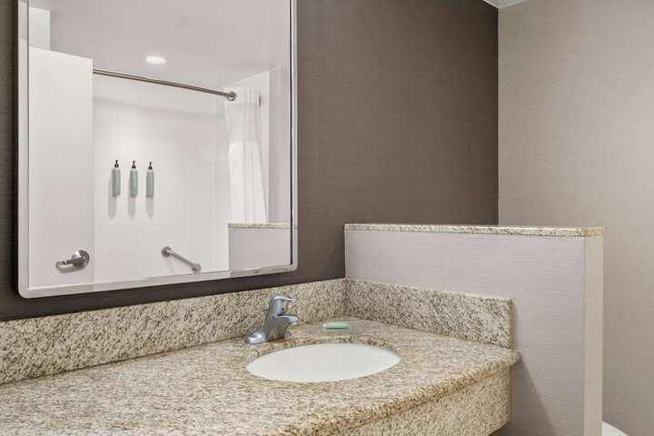 Courtyard by Marriott Evansville East