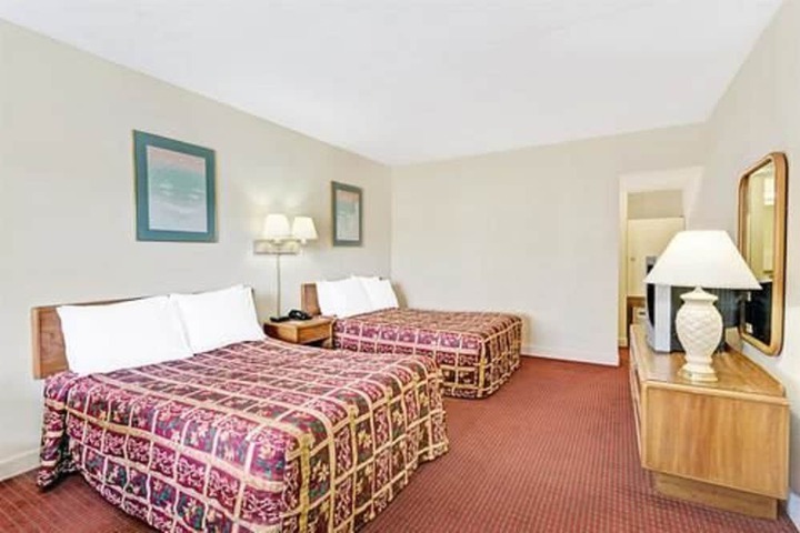 Room 14 of 28