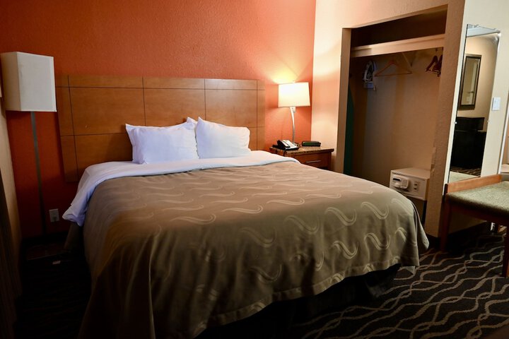 Room 28 of 46