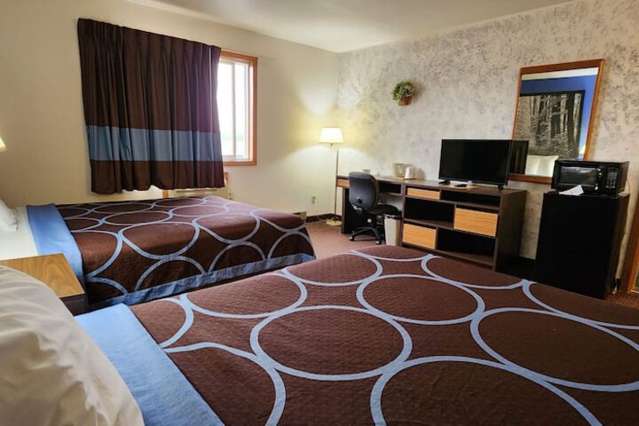 Room 12 of 25