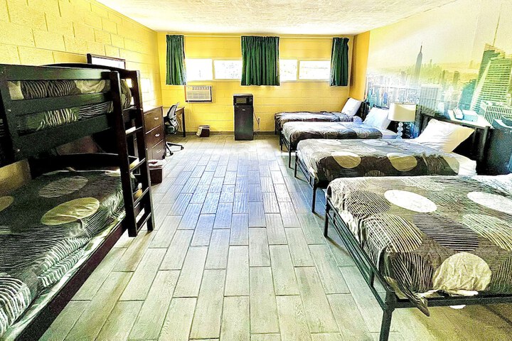 Room 18 of 39