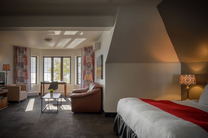 Room 16 of 77