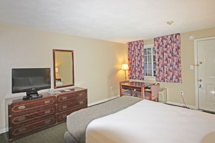 Room 12 of 32
