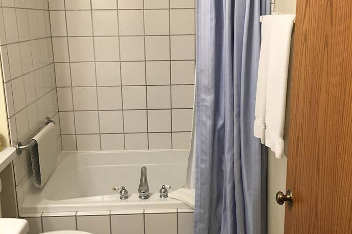 Room 103 of 157