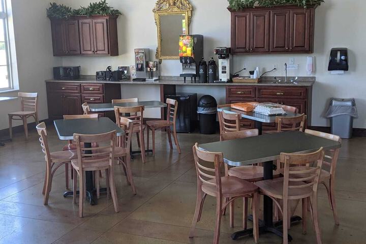 Heritage Inn & Suites
