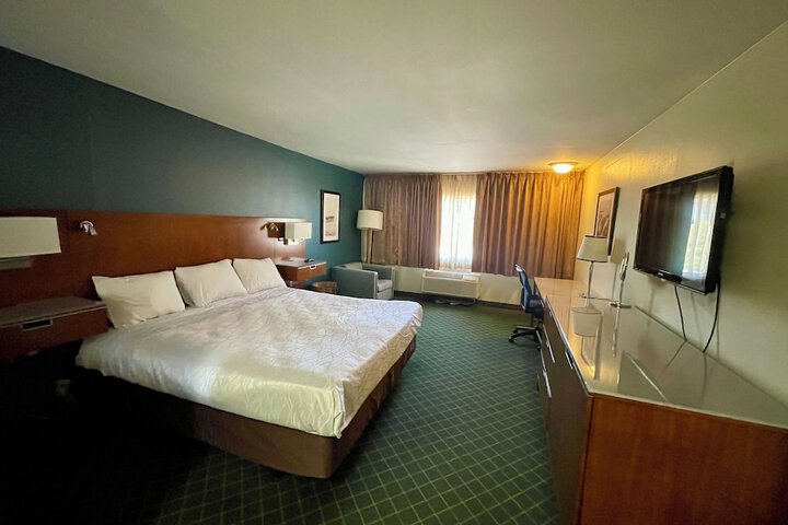 Room 30 of 39
