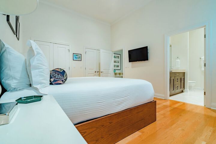 The Guesthouse Hotel