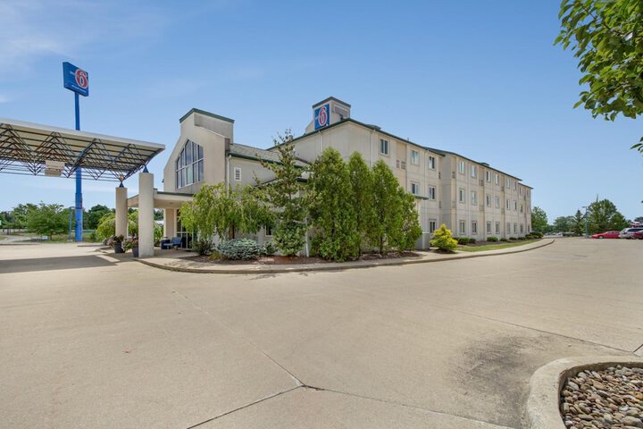 Hotel 4 of 25