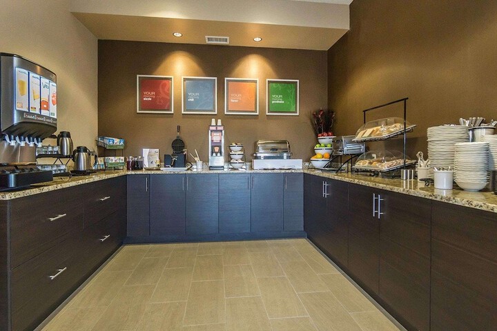 Comfort Inn & Suites Edmonton International Airport
