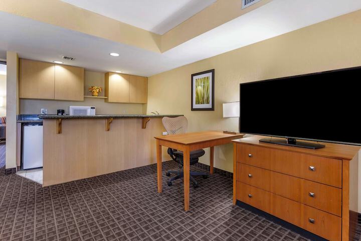 Room 16 of 37