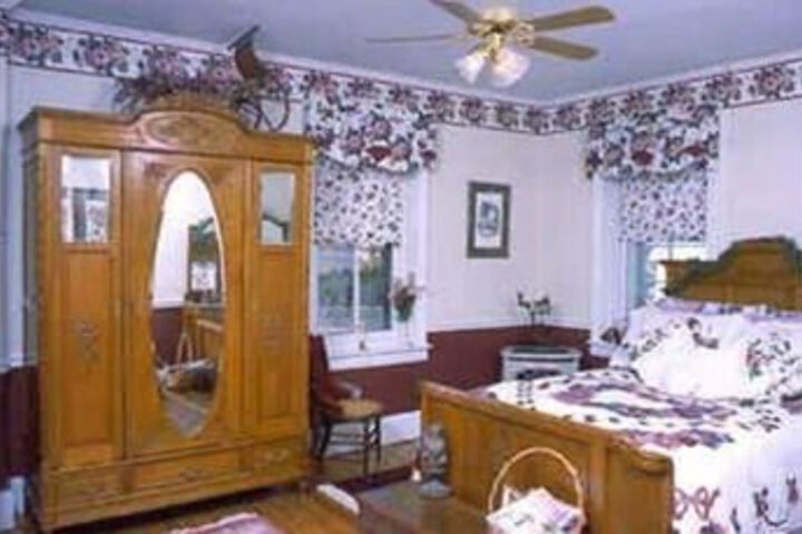 Artists Inn & Gallery