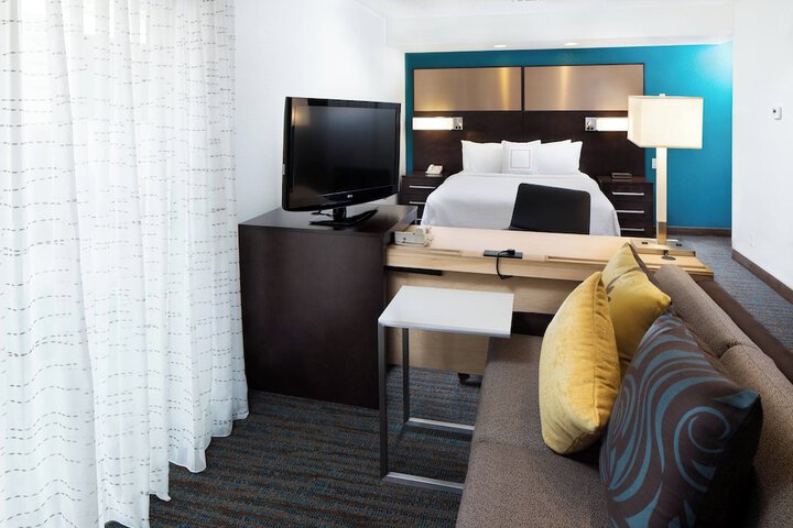 Room 16 of 27