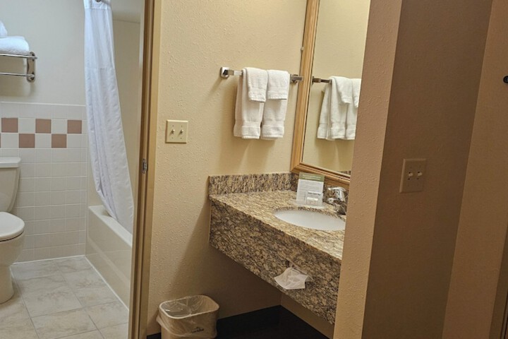 Room 12 of 28