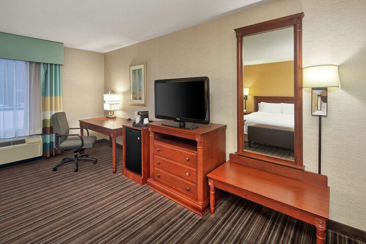 Room 25 of 42