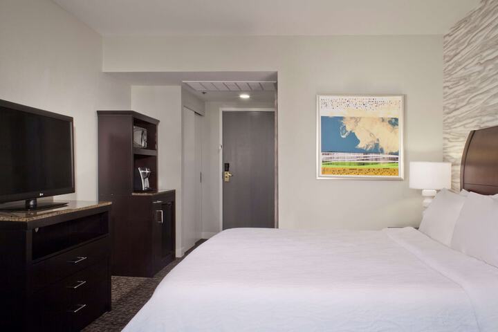 Room 30 of 43