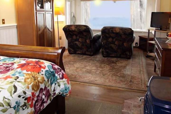 Room 32 of 73