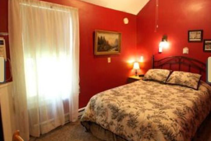 Spicer Castle Inn & Restaurant