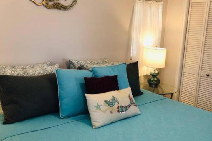 Goodland Waterfront Cottage