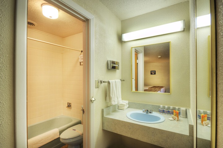Room 6 of 37