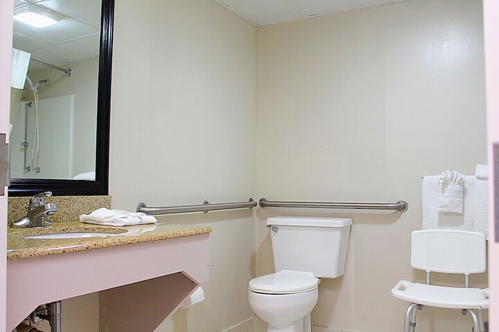 Room 13 of 28