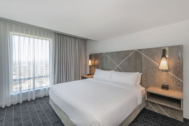 Room 34 of 85
