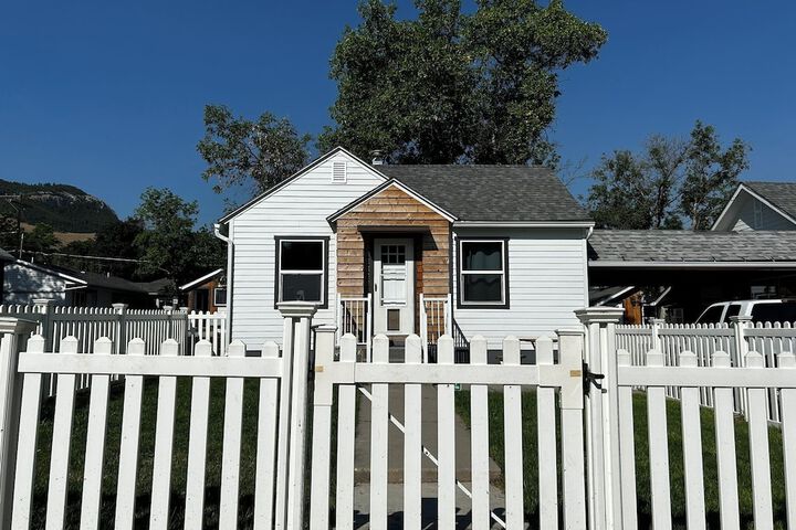 Lamplighter Cabins & Suites