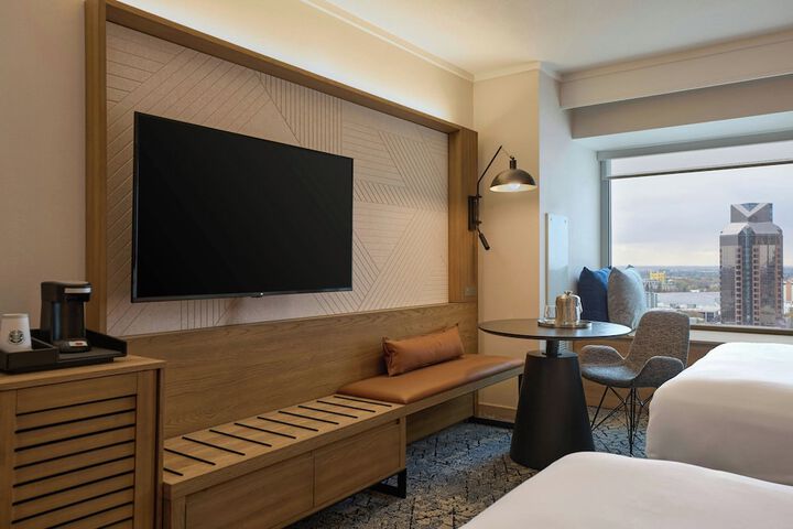Sheraton Grand Sacramento Hotel
