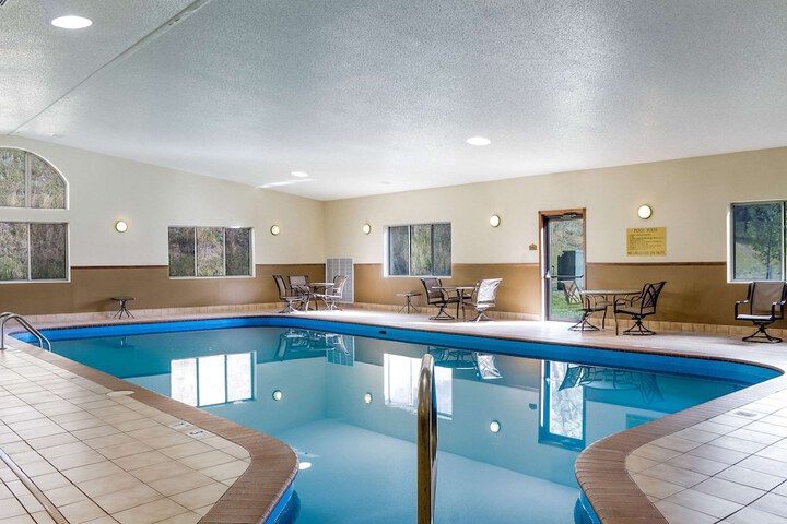 Comfort Inn & Suites Custer - Crazy Horse Area