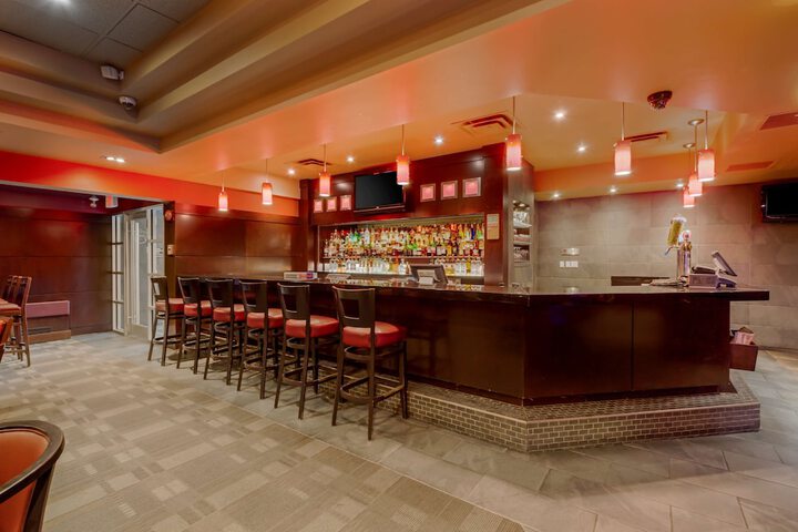 Best Western Premier Denham Inn & Suites