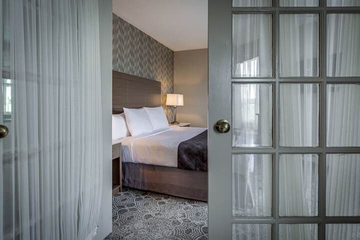 Room 35 of 60