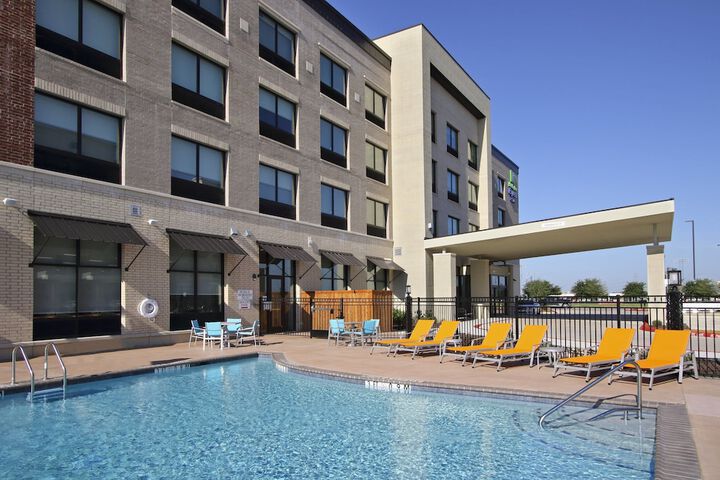 Pool 4 of 40