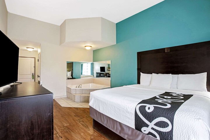 Room 15 of 27