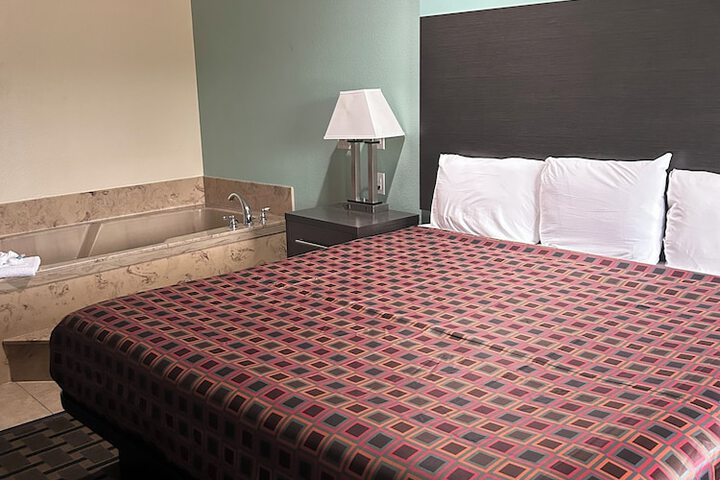 Room 22 of 37