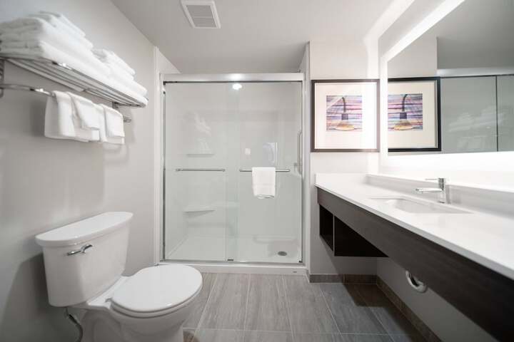 Room 42 of 77