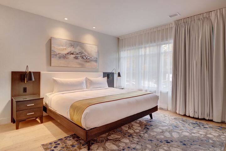 Room 83 of 171