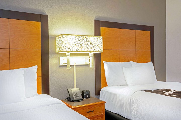 Room 13 of 25