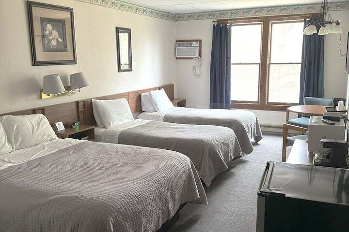 Room 13 of 44
