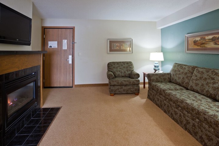 Room 16 of 25