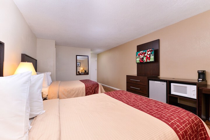 Room 13 of 26
