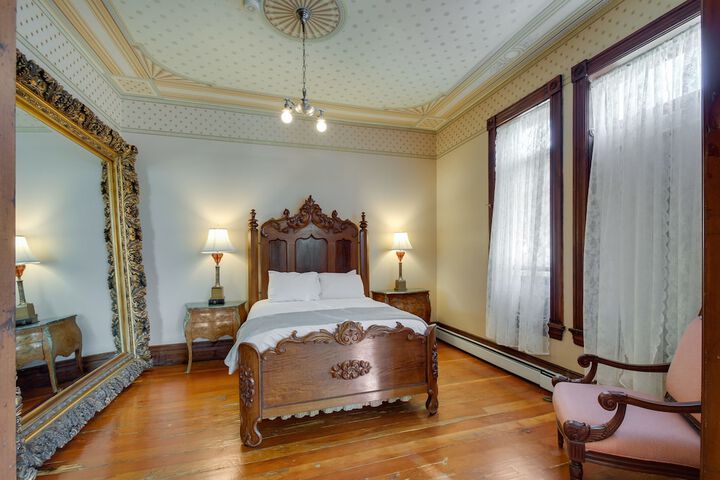 Room 27 of 47