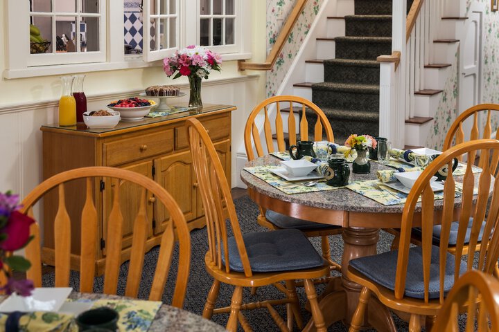 Breakfast/Coffee Service 103 of 142