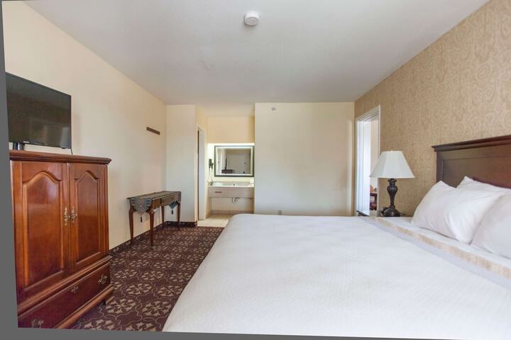Room 32 of 76