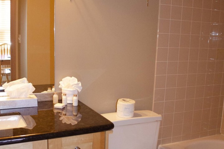 Waterton Lakes Lodge Resort