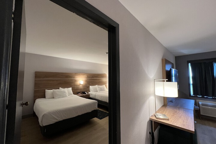 Room 9 of 24