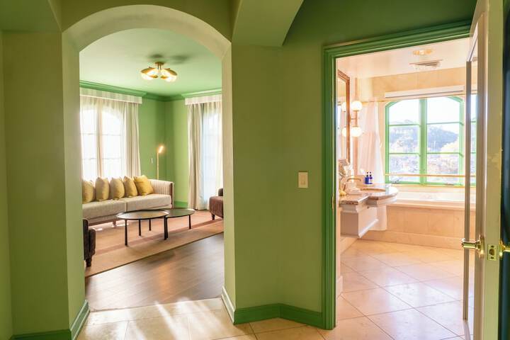 The Carlton Hotel Atascadero – Paso Robles, a Tribute Portfolio Hotel