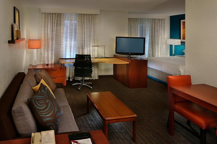 Room 10 of 20