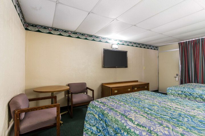 Room 8 of 31