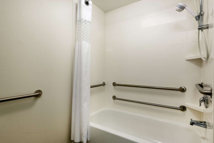 Room 30 of 42