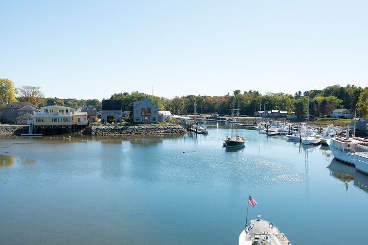 The Boathouse Waterfront Hotel & Marina